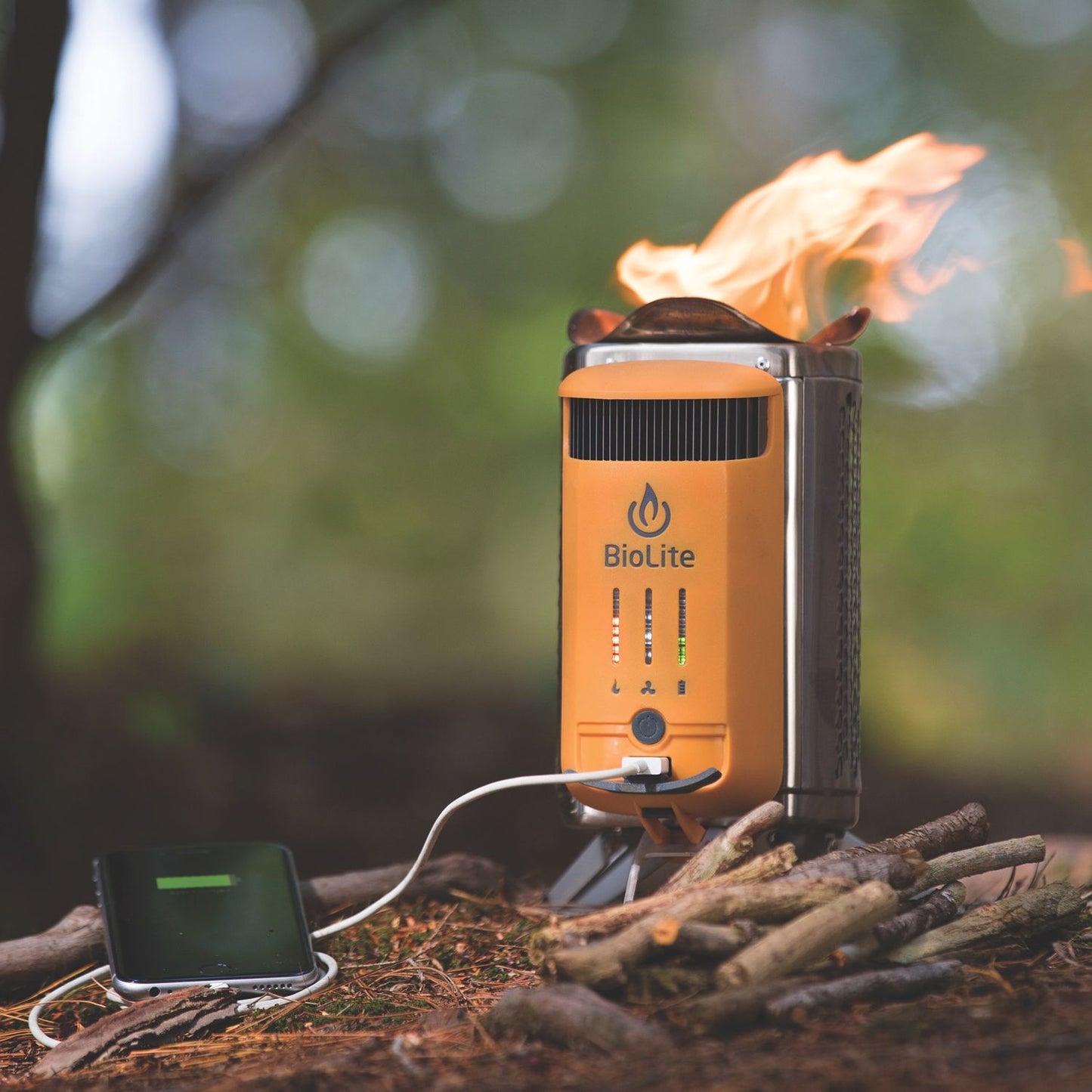 BioLite CampStove 2+ Bundle mit PortableGrill, KettlePot, CoffeePress, FlexLight