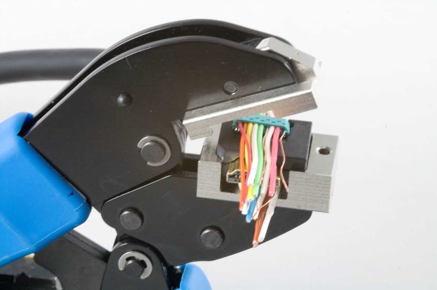 Lyndahl SL-P Montagezange/Crimpzange, HDMI Kabel crimpen Leihgerät 7Tage/10€