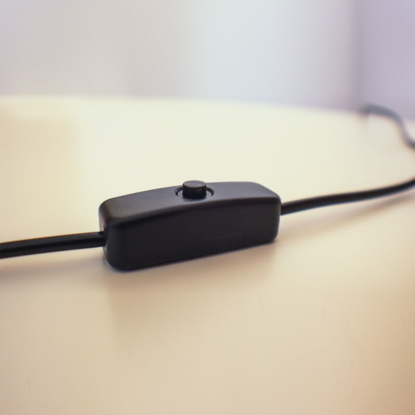 Magellan Mora topografischer Leuchtglobus mit Holzfuss