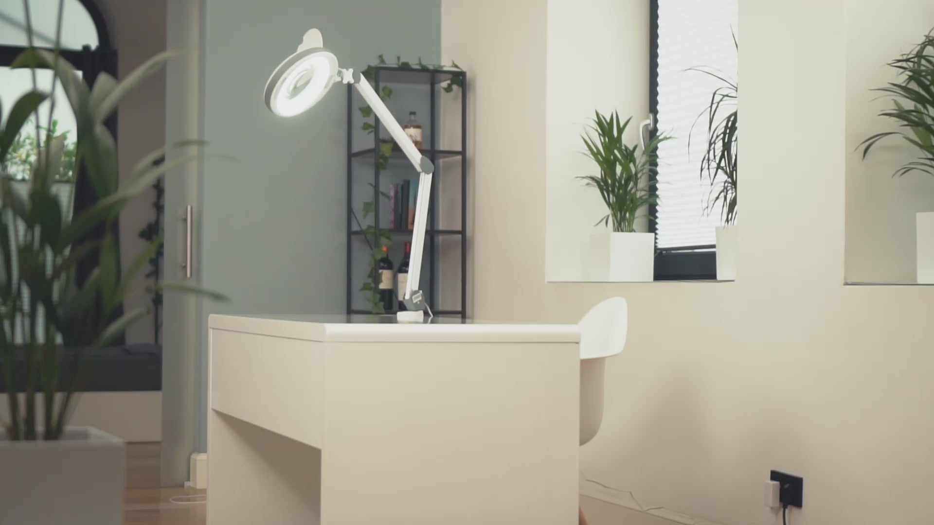 Lumeno LED Magnifying Lamp Series 851X with 152 mm Real-Glass Lens, Dimmable, Grey or Black