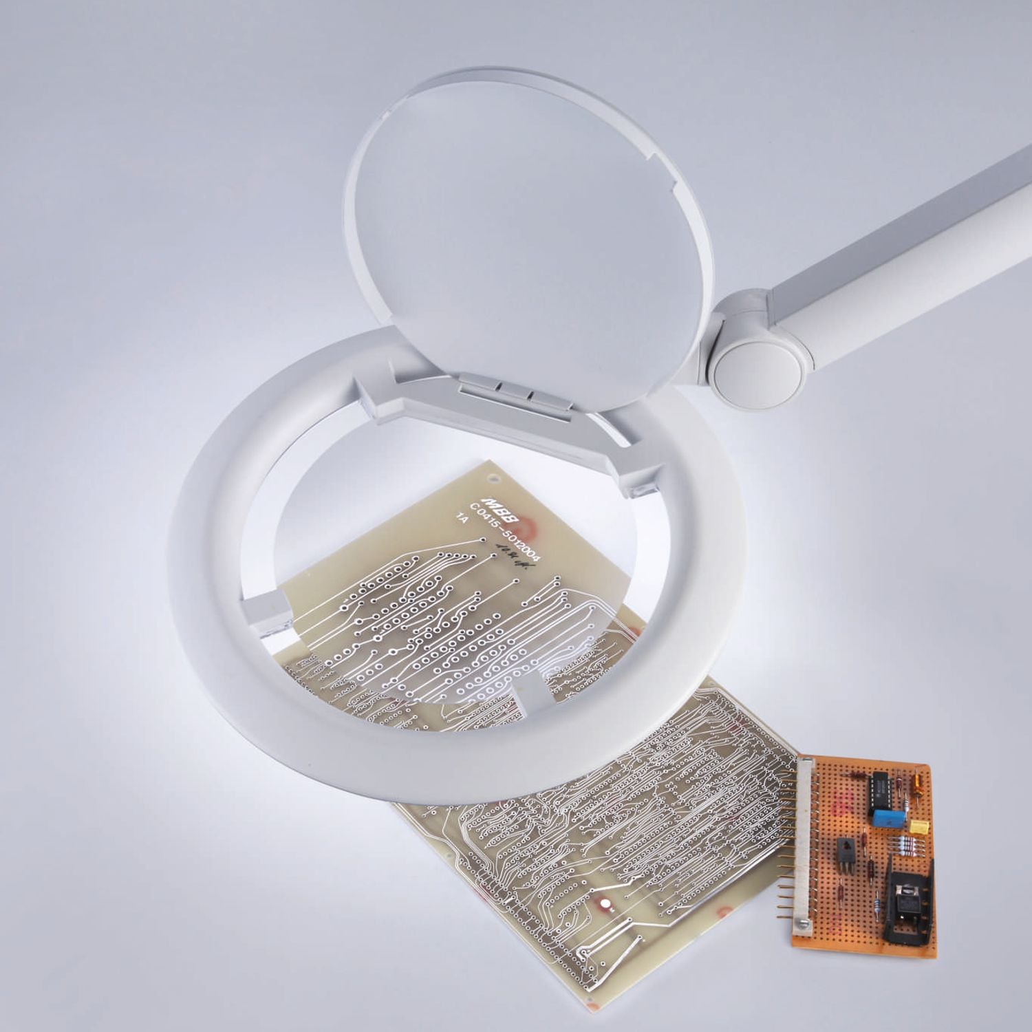 Eschenbach varioLED+ Magnifier Lamp dimmable with Segment Switching, 3.55 or 6 dpt
