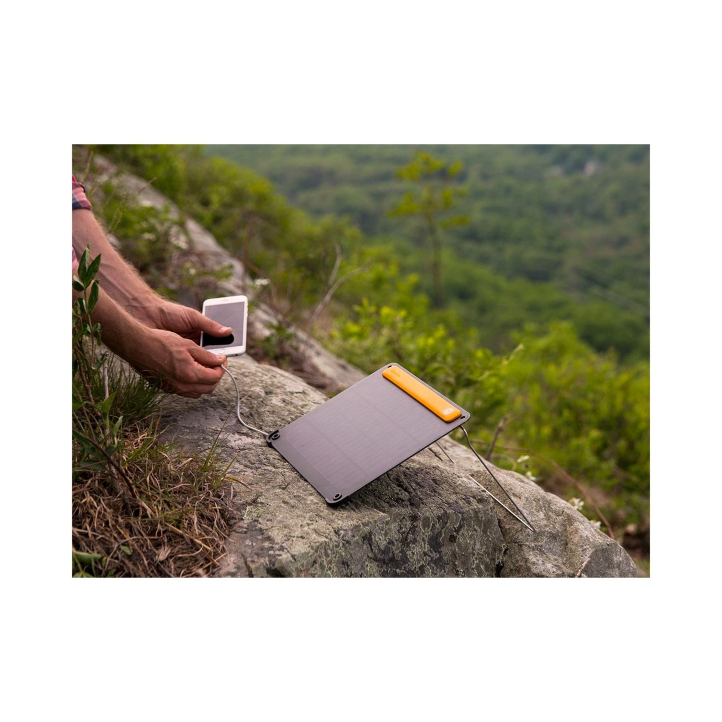 BioLite SolarPanel 5+,Ultradünnes Modul mit 5 W und integriertem 2200 mAh Akku