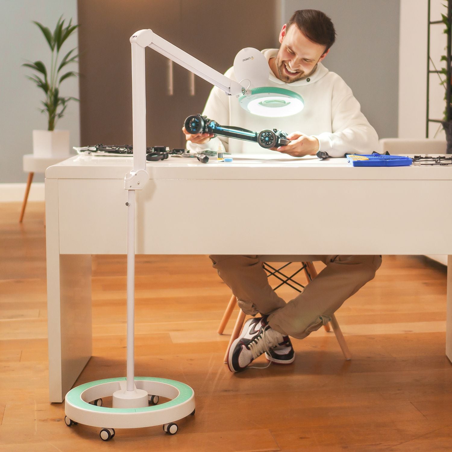 Lumeno 7213/15/18 Magnifying Lamp/Workplace Lamp 60 LEDs with 127 mm Lens, Grey, Green or Black