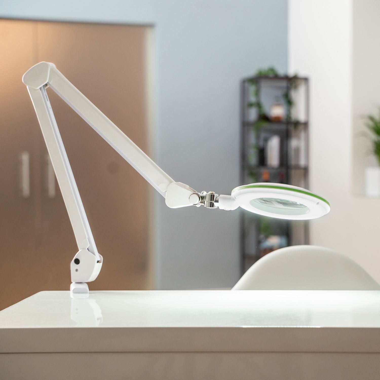 Lumeno Lambda M Magnifier Lamp Dimmable with 127 mm Glass Lens