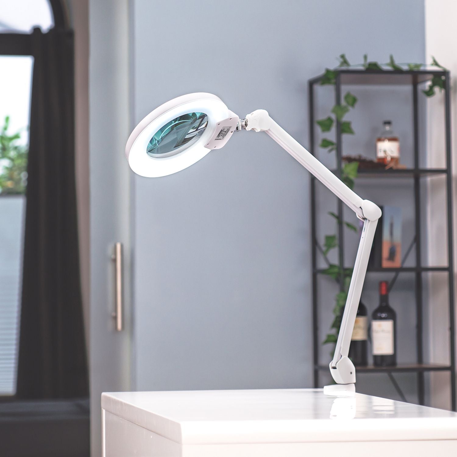Lumeno 824XPRO LED Magnifying Lamp Dimmable with 177 mm Lens, Segment Switching and Metal Housing